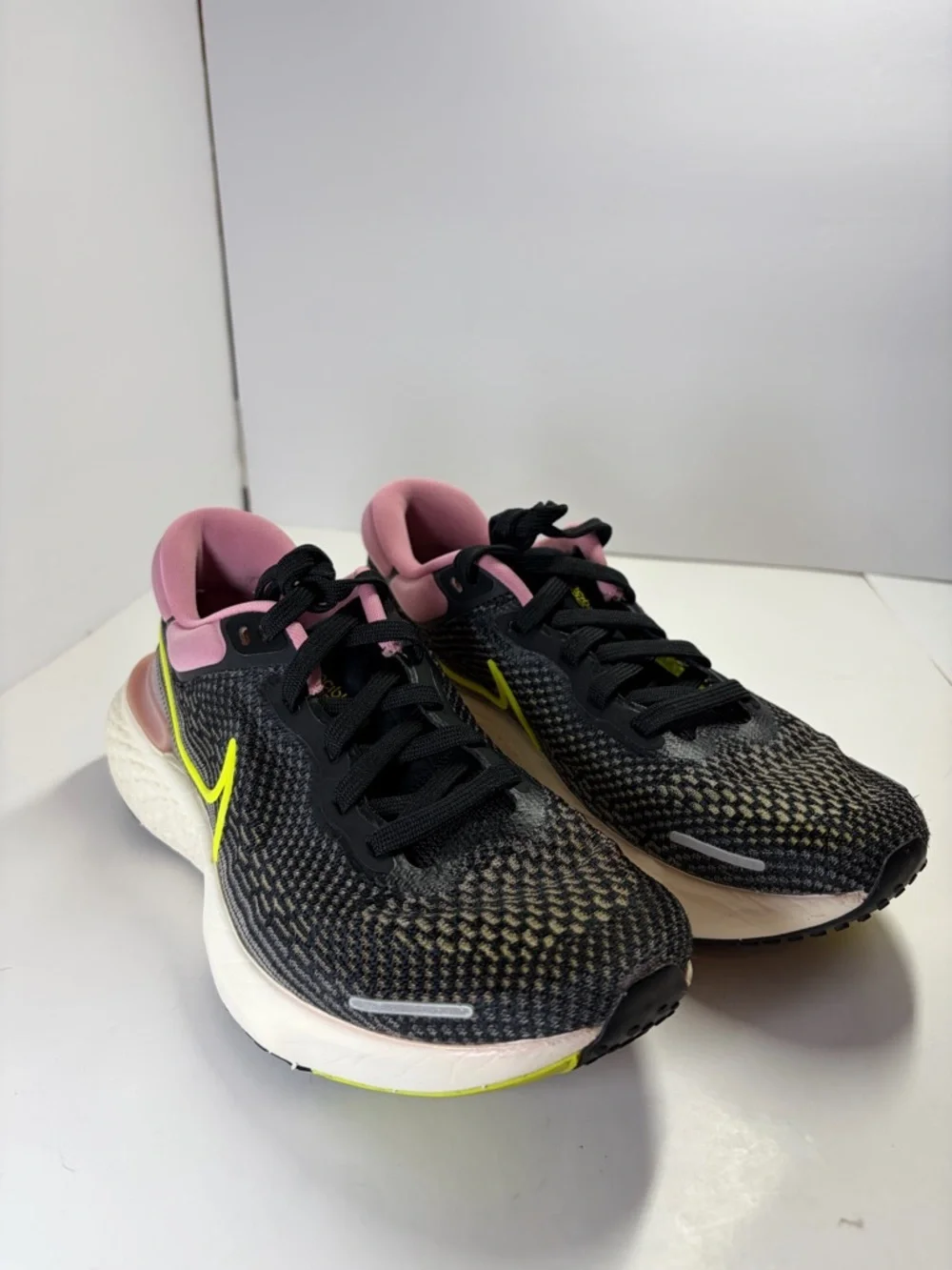 Nike Zoom X Invincible Run Flyknit Volt Pink Athletic Running Shoe Women's US 9